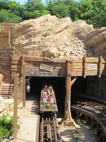 Big Grizzly Mountain Runaway Mine Cars