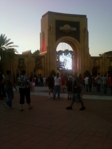 Halloween Horror Nights Entrance