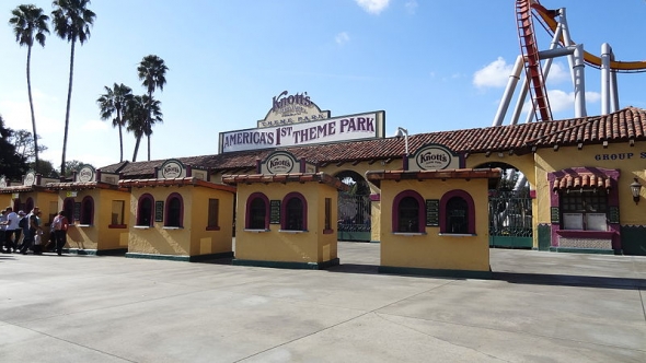 Knott's Berry Farm entrance