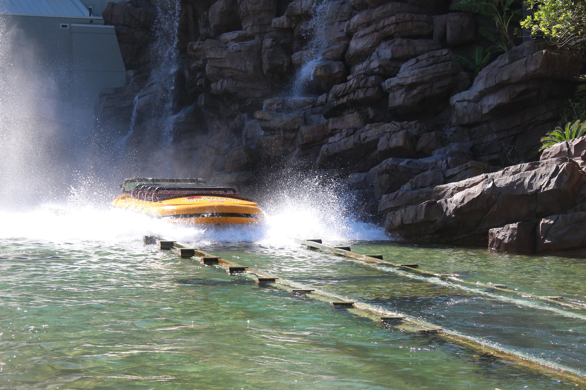 Jurassic Park River Adventure, Universal