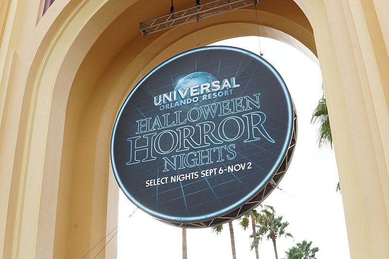 HHN Main Entry Sign